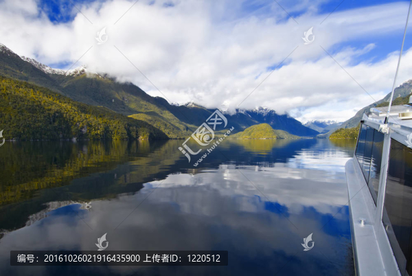 瑪納波里湖