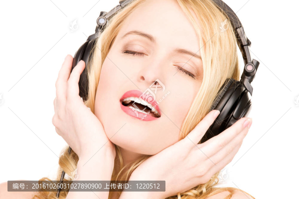 戴耳機(jī)的快樂女人