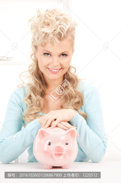 可愛的女人與小豬銀行