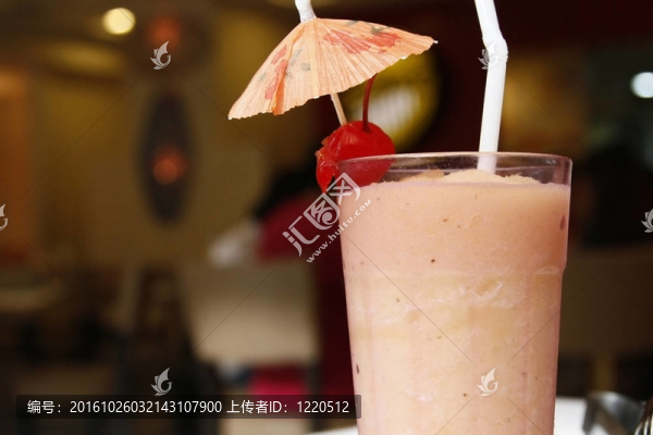 草莓奶昔