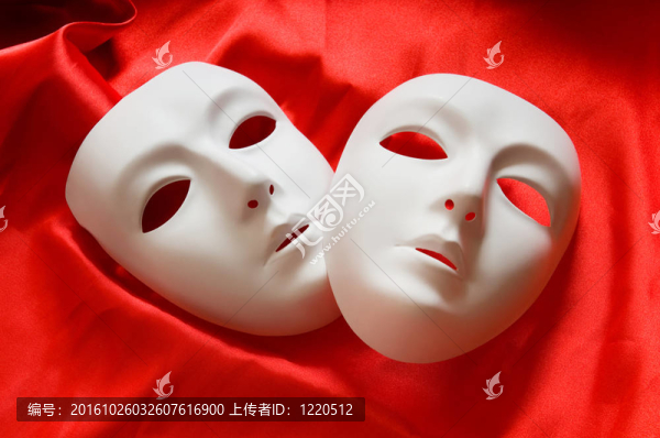 劇場(chǎng)概念與白色塑料面具