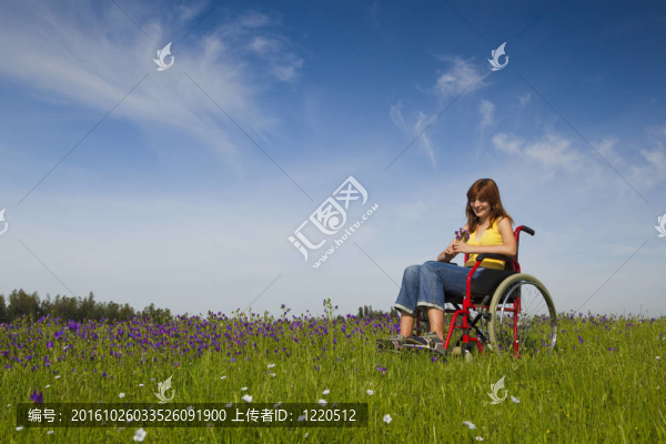 輪椅上的殘疾婦女
