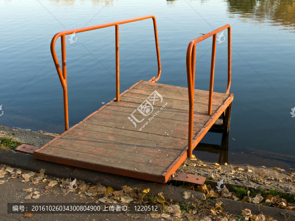 秋湖小橋