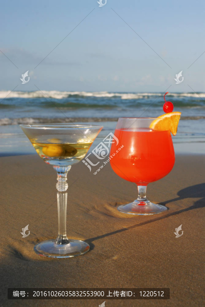 在海灘上干馬蒂尼