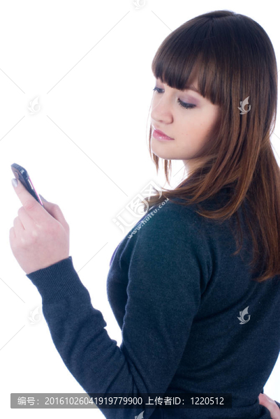 女孩寫短信