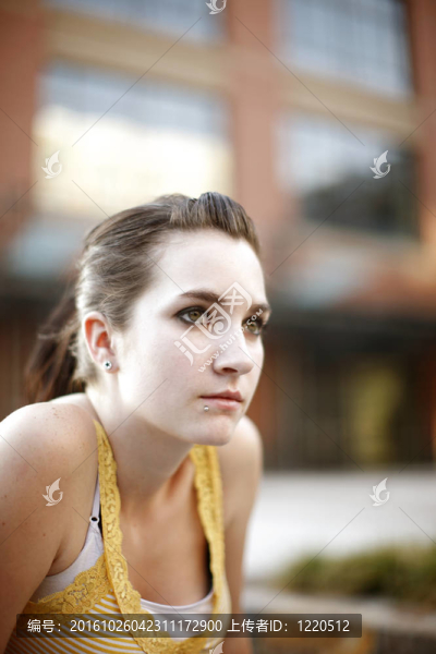 年輕的女人