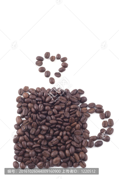 咖啡杯形狀的黑咖啡豆