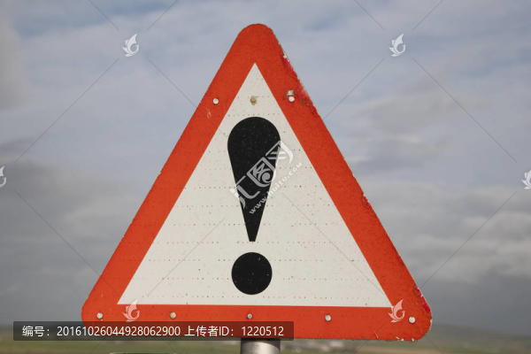農(nóng)村道路標(biāo)識上的感嘆號
