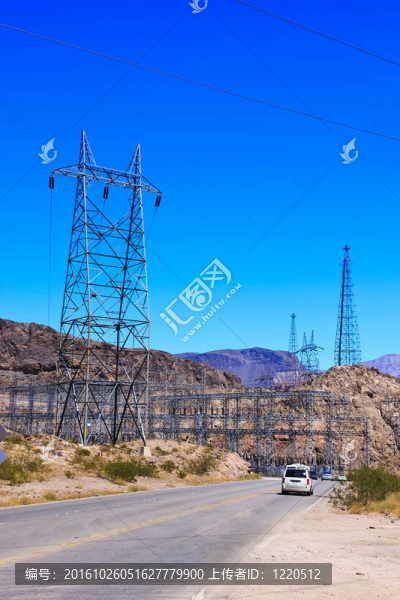 公路輸電塔