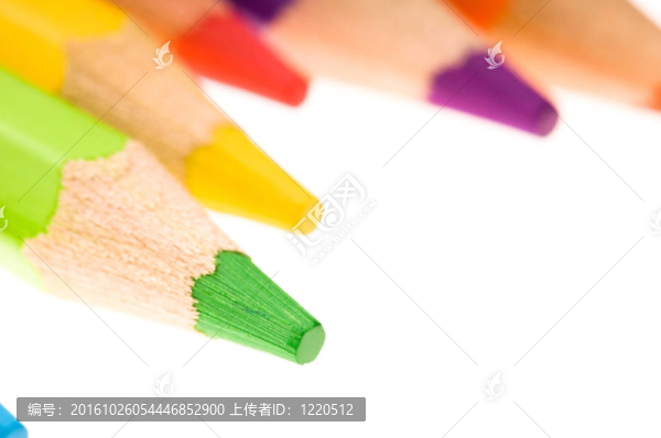 白色的彩色鉛筆