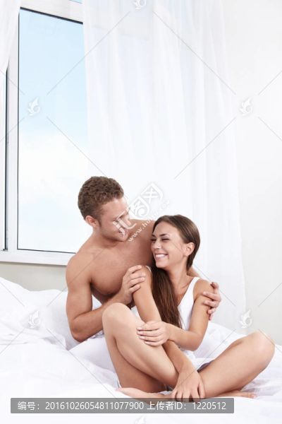 新人笑