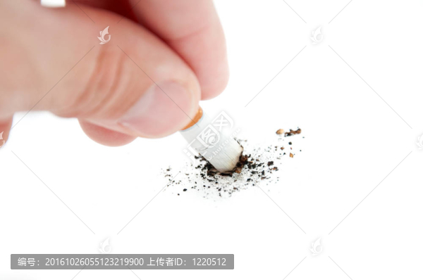 手的香煙屁股