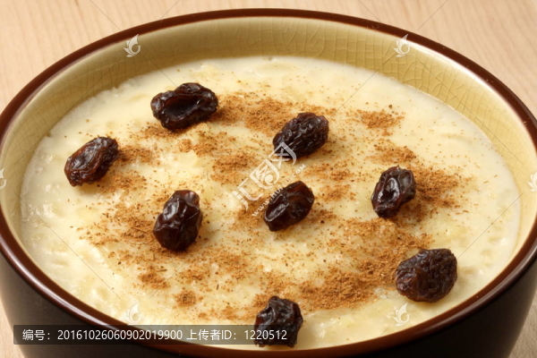 美味的花式米飯布丁