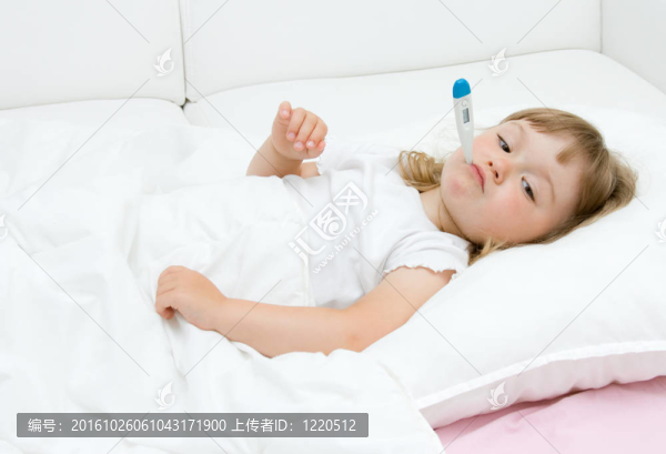 生病的小女孩