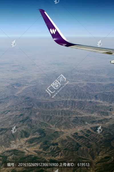 俯瞰山巒,西部航空