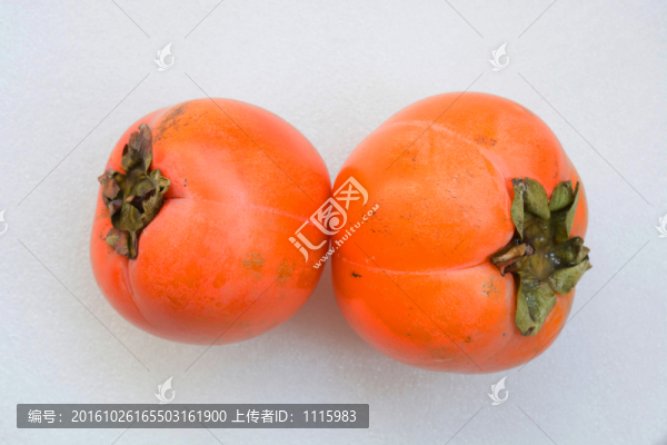兩個(gè)紅柿子
