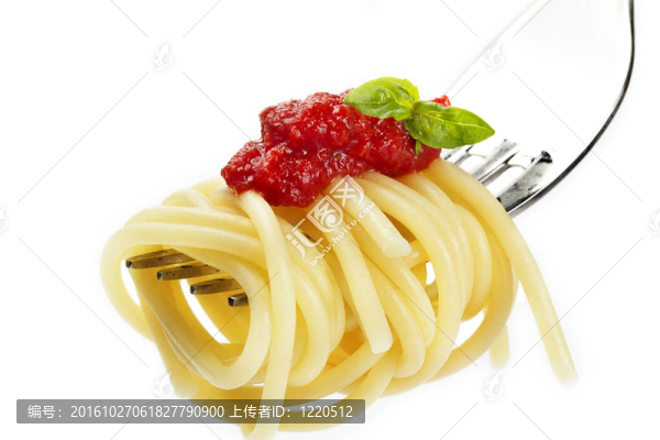 意大利紅醬和羅勒叉
