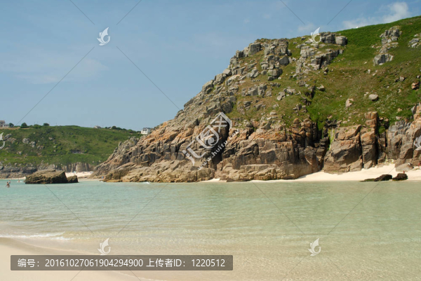 康沃爾附近淺海的沙灘