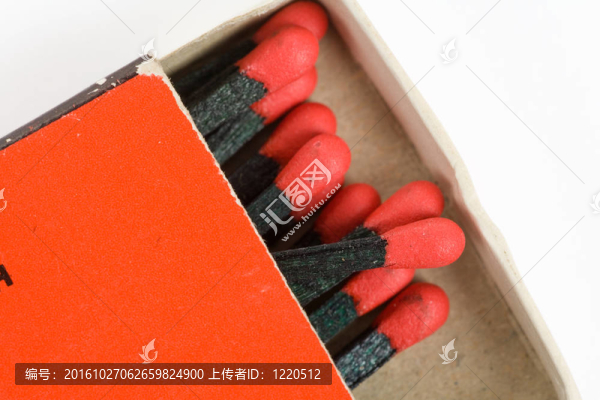 黑色的搭配
