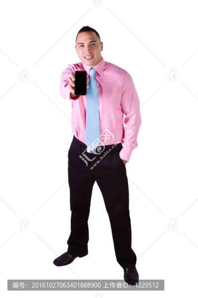 一個拿著手機的商人