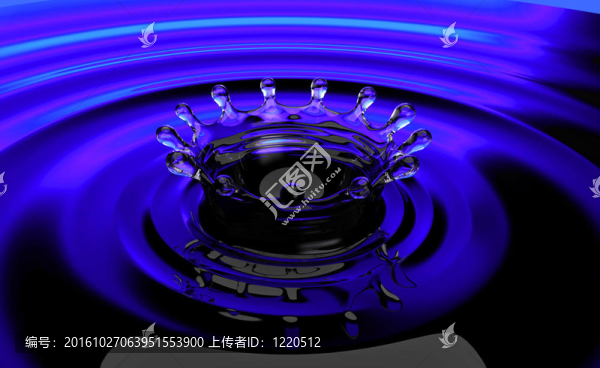 在藍(lán)色液體表面上飛濺