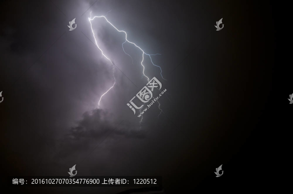 暴雨