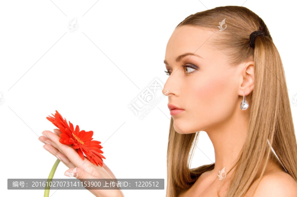 女人用紅花毛巾