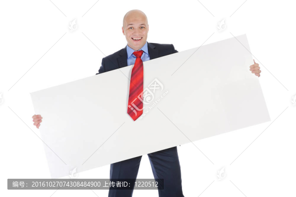 年輕人拿著空白紙