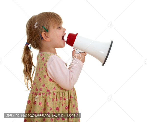 在服裝用擴音器的小女孩圖片