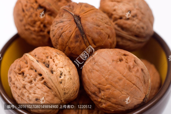核桃在碗里
