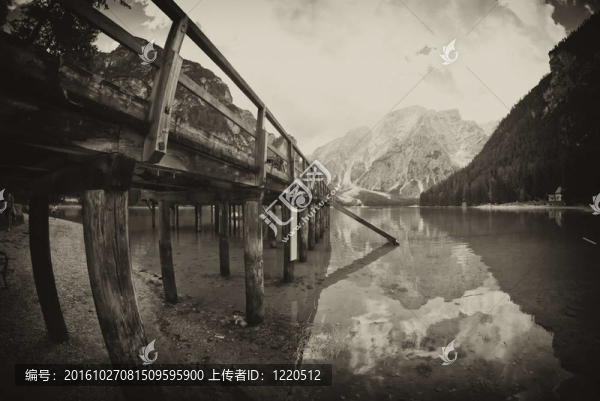 braies湖；意大利
