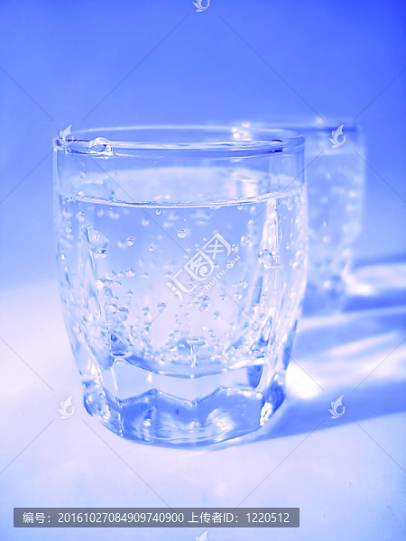 藍(lán)色水玻璃