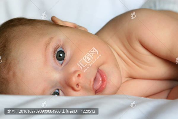 嬰兒的微笑