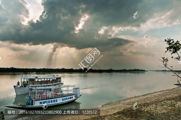 旅游船