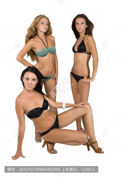女孩穿著泳衣