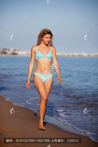 女人在Beach