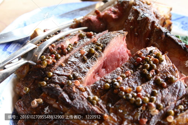 封閉的胡椒牛肉里脊