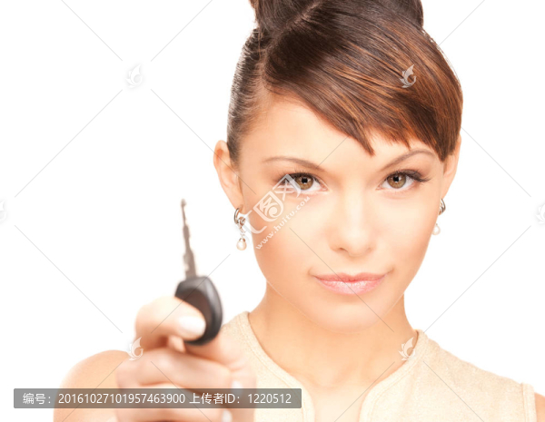 有車鑰匙的快樂女人