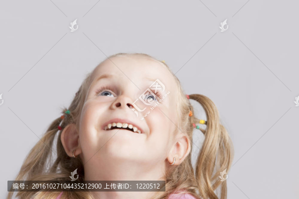 孩子開心的笑