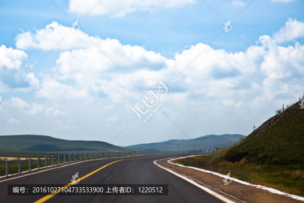 陽光在路上。