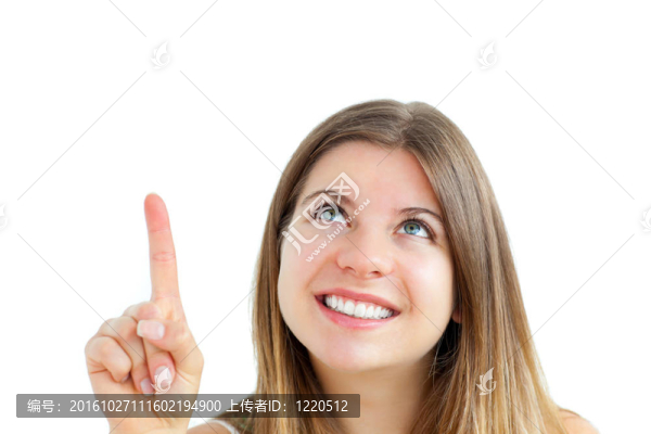 快樂的年輕女人指著我