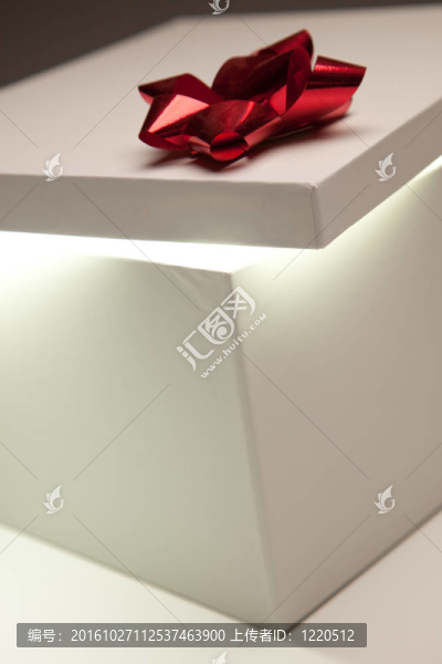 紅弓禮品盒蓋顯示非常明亮的內(nèi)容