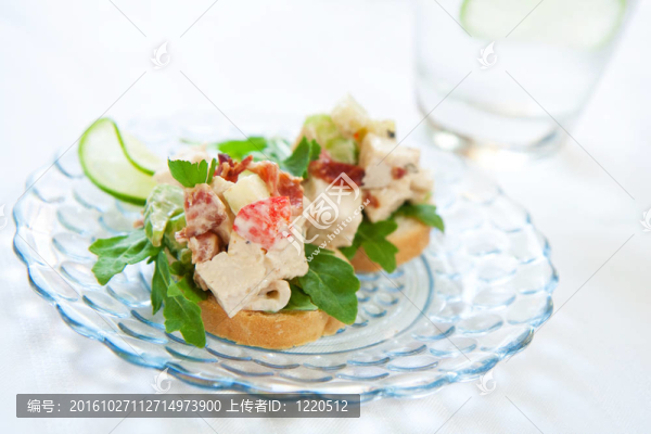 香辣雞肉沙拉三明治