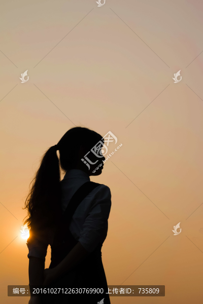 女孩側(cè)影