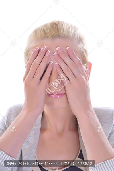 女孩閉上眼睛的手