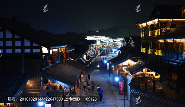 河街夜景
