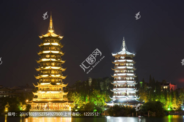 太陽(yáng)和Moon,Pagodas；桂林；中國(guó)