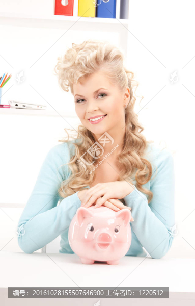 可愛的女人與小豬銀行