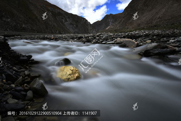 西藏溪流