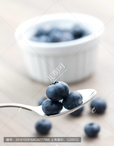 越橘的勺子